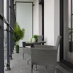 Hotel apartamentowy Exceptional Business By Renters