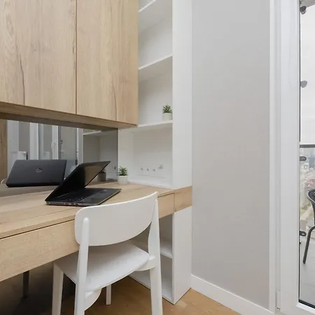 Exceptional Business By Renters 4* ורשה