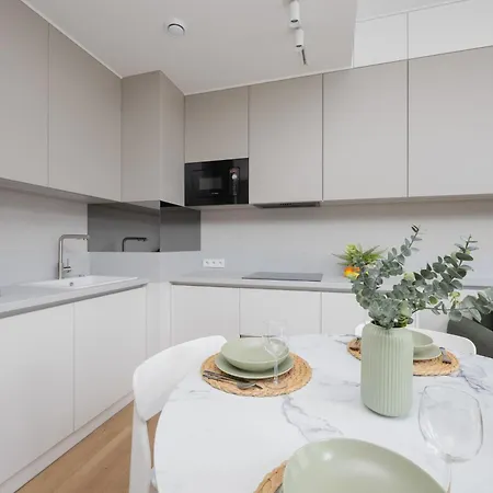 Exceptional Business By Renters 华沙