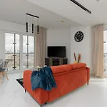 Exceptional Business By Renters 4*
