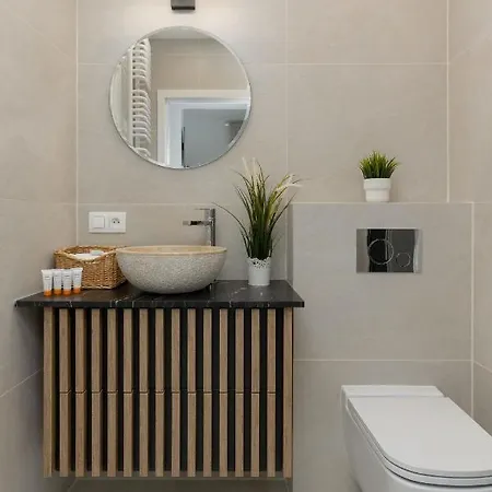 Exceptional Business By Renters 4* Varsó